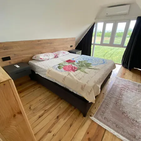 Goecebe House 펜션 *